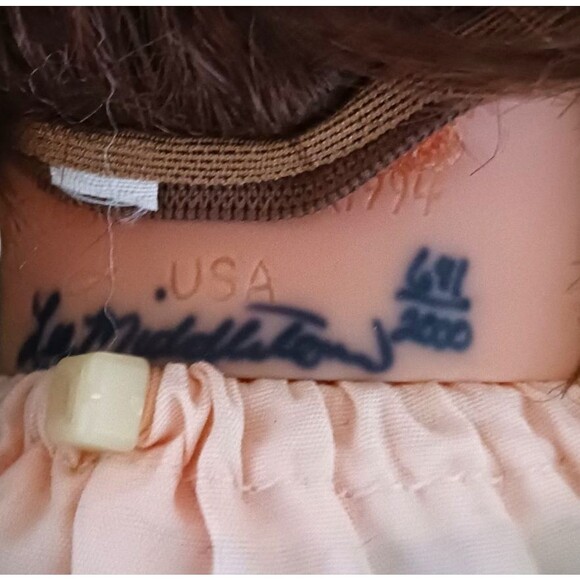 Vtg Lee Middleton Realistic Baby Doll Brown Hair Brown Eyes Girl Signed Weighted - Picture 9 of 10